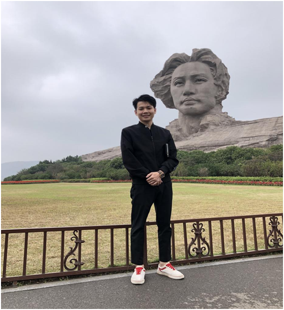 在深欢度中秋，喜迎国庆